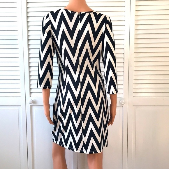 JB By Julie Brown Maggie Long-Sleeve Chevron Stretch-Knit Dress Size Small - Picture 9 of 9